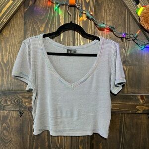 ✨ VOLCOM LOUNGE CROP TOP ✨